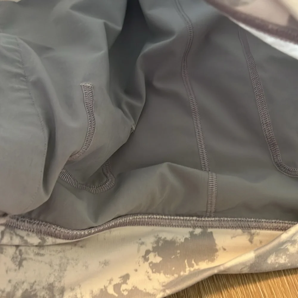 Men's Lululemon Gray and Cream Tie-Dye Hoodie Size Medium